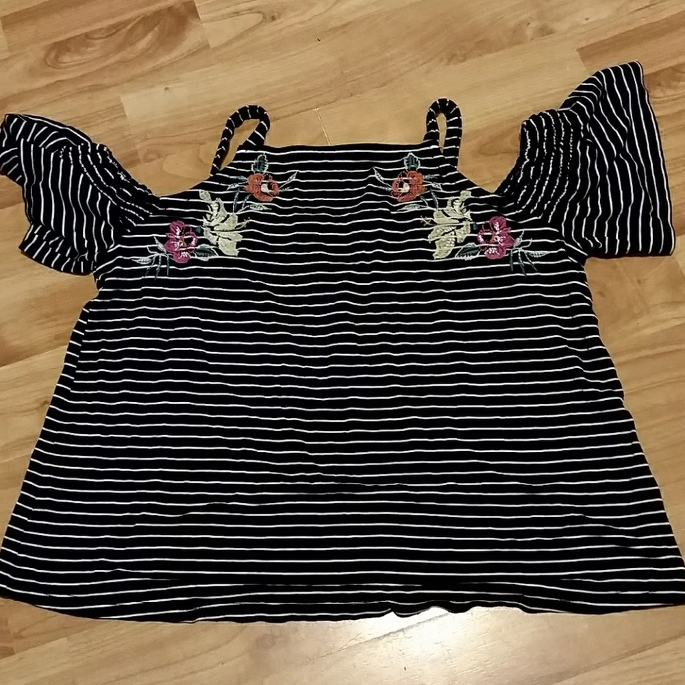 Girls cold shoulder tee